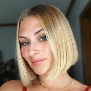 Meet your Posher, Mikayla